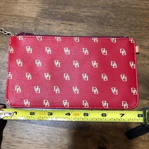 Dooney & Bourke Bags - Dooney & Bourke Wallet/Clutch Dooney & Bourke Bags - Dooney & Bourke Wallet/Clutch